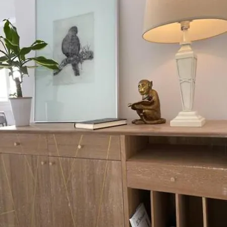 Piso Centrico! Precioso Y Totalmente Nuevo 아파트 *